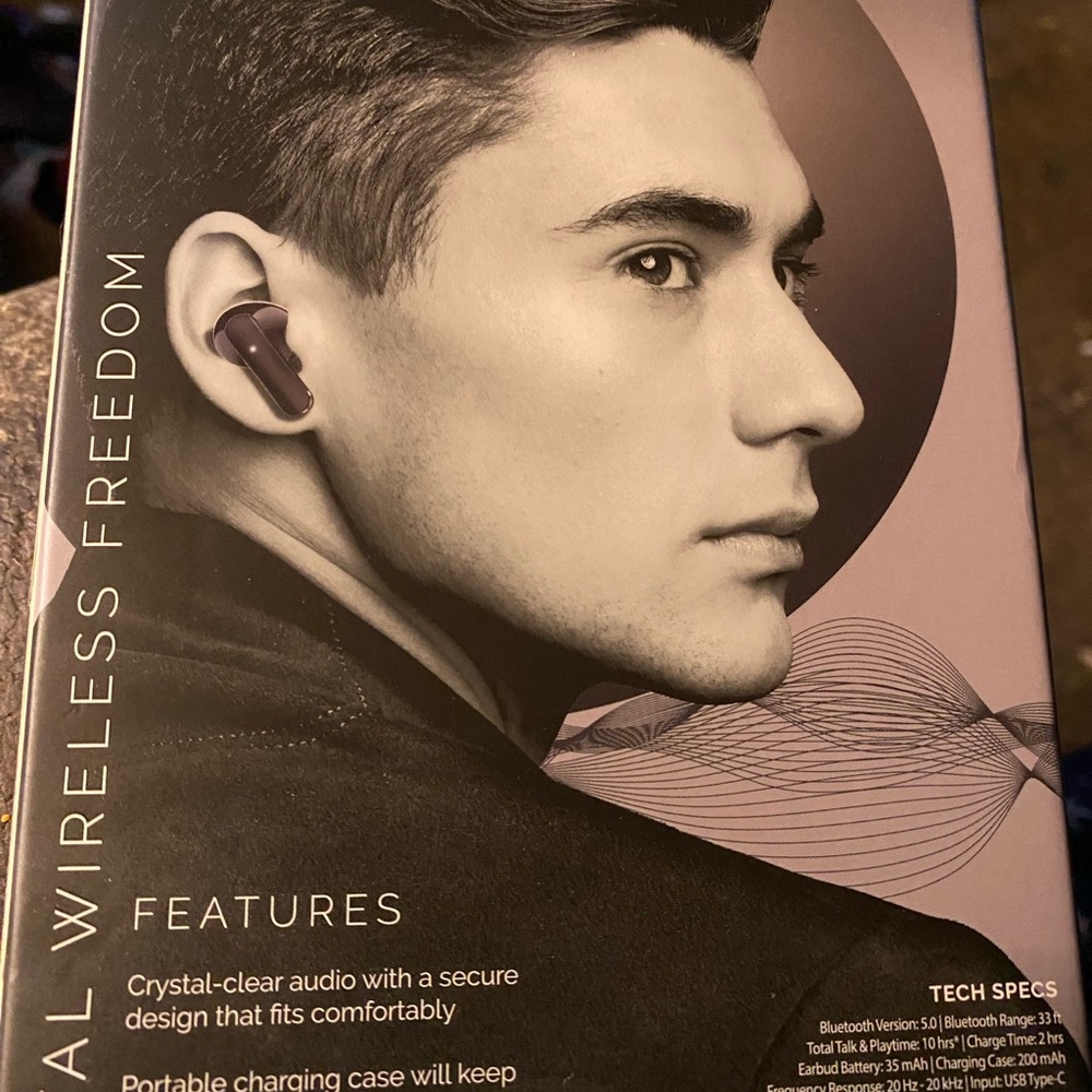 Black True Wireless Earbuds - Picture 2 of 5